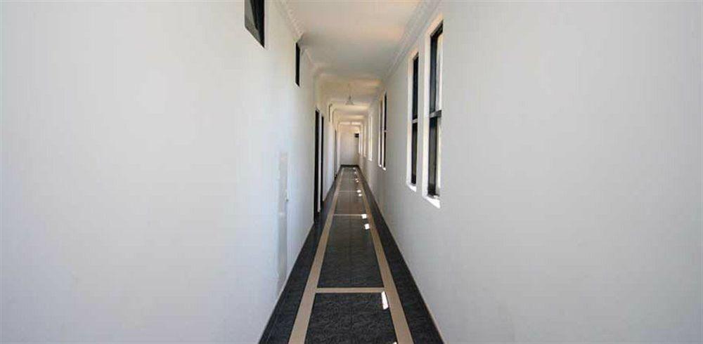 Topaz Hotel Negombo