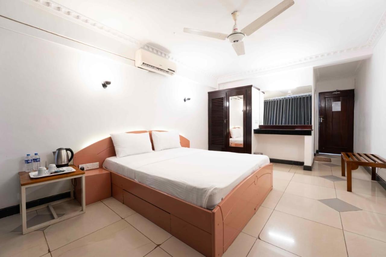 Topaz Hotel Negombo