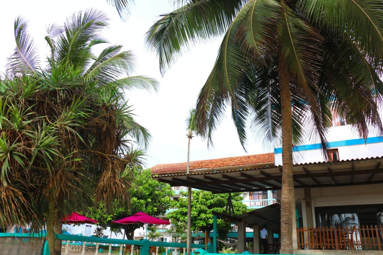 Topaz Negombo